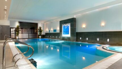4* Spa Day With Choice Of 55 Minute Treatment, Spa Access, Bubbly & Voucher, Docklands - London | Wowcher