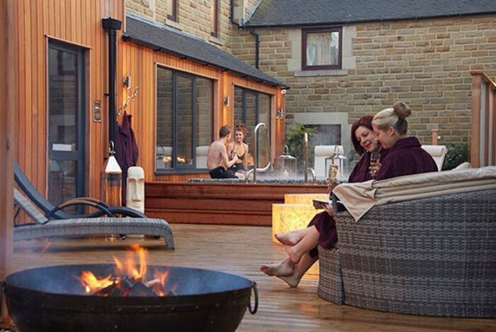 4* Spa Day With Mud Rasul And Two-Course Lunch For 2 - Three Horseshoes Inn & Spa - Valentine'S Date Idea | Wowcher