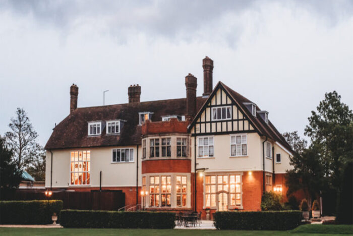 4* Spa Stay For 2 - Breakfast & Spa Access - Dining Option! - Greenwoods, Essex | Wowcher