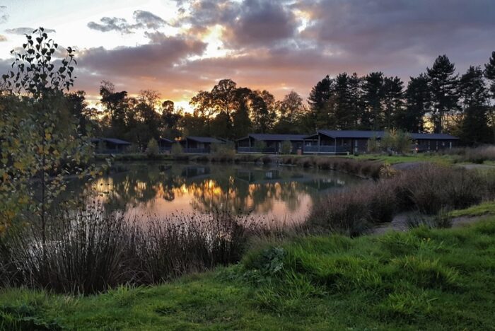 2-3 Night Woodhall Country Park: Oakwood Cabin Stay For 2 People - Fizz & Late Checkout | Wowcher