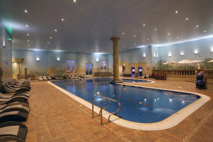 4* Luxury Northamptonshire Spa Stay For 2 At Whittlebury Hall: 3-Course Dinner, Leisure Club Access & Prosecco! | Wowcher