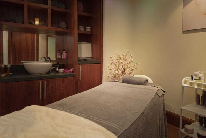 4* Ashford International Spa Day - Treatments And Spa Access For 1 Or 2 - Prosecco And Lunch Upgrades | Wowcher