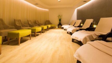 4* Belton Woods Hotel - Spa Day - 1X Or 2X 25 Min Treatments, Light Lunch & Prosecco For 1 Or 2 | Wowcher