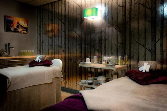 4* Park Royal Spa Day - 1 Or 2X25 Min Treatments, Light Lunch & Prosecco For 1 Or 2 | Wowcher