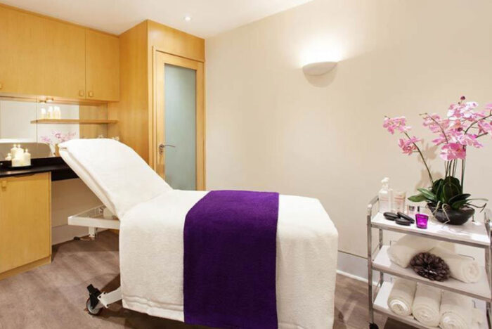 4* Spa Day, Treatment, Spa Access, 2 Course Lunch And Voucher At Crowne Plaza Marlow | Wowcher
