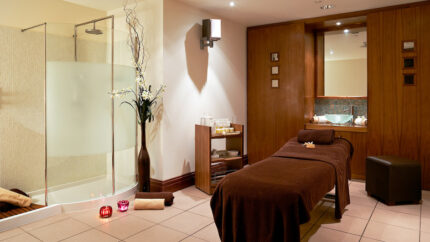 4* Sunbliss Spa Day With Treatment, Lunch, Robe Hire & £10 Voucher - Holland House Cardiff Hotel & Spa | Wowcher