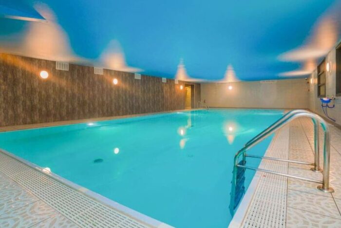 Lancashire Stay For 2 Or 4: Indulgent Suite Getaway With Breakfast & Spa Facilities Access | Wowcher