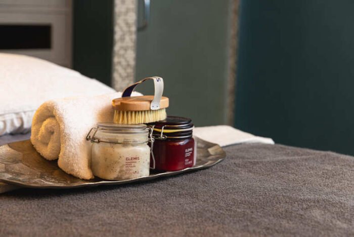 4 Hr Cosy Escape Rasul Mud Spa Day w/ Drink & Treatment For Up To 2 - Choice of Afternoon Tea or Light Lunch at ANA Spa | Wowcher