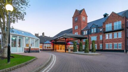 4* Park Royal Hotel Summer Stay For 2: Health Club & Late Checkout - Dinner & Treatments Upgrades | Wowcher
