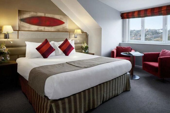 4* Radisson Blu Durham Stay: Breakfast, Spa Access & Late Checkout - Family Room Option! | Wowcher