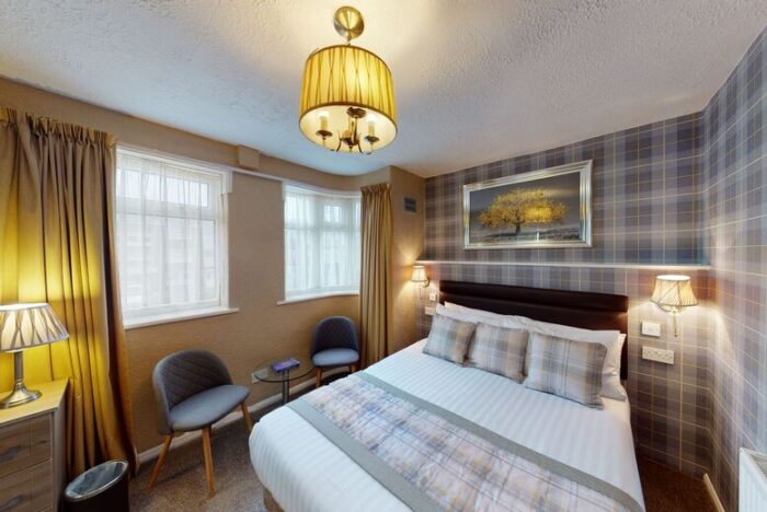 4-Star Blackpool Stay with Breakfast, Prosecco, Early Check-In & Late Checkout | Wowcher