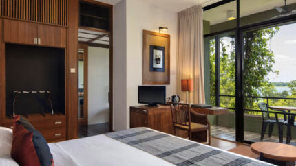 Experience 5* Luxury In Sri Lanka With Flights & Top Hotel Stay! | Wowcher