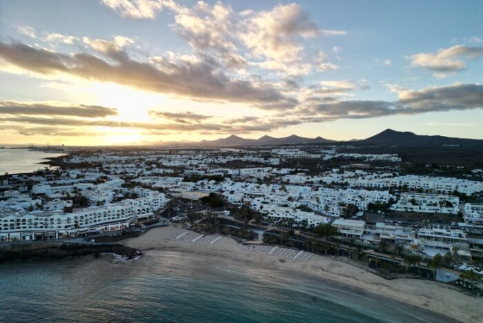 Luxurious 4* Adults-Only Lanzarote Beach Holiday: Award-Winning Hotel, Breakfast & Return Flights | Wowcher