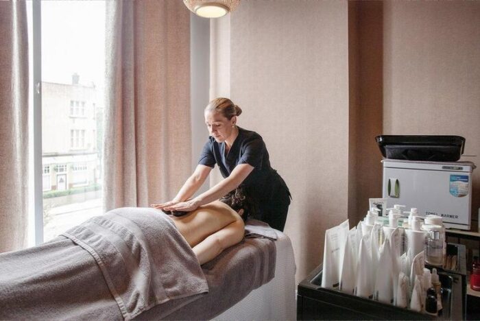 Spa Day, Choice Of 30-Min Treatment, & Healthclub Access With £10 Voucher | Wowcher