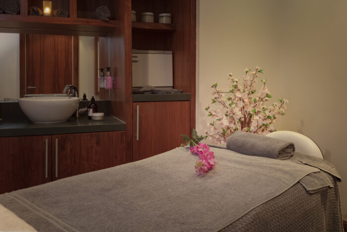 4* Ashford International Spa Day with Treatments, Spa Access, Light Lunch & Prosecco - Valid 7 Days! | Wowcher