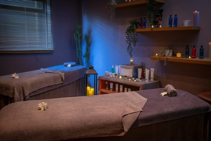 4* Couples Spa Day with Treatments, Spa Access, Lunch & Prosecco - Choice of 1 or 2 Treatments at 18 UK Locations | Wowcher