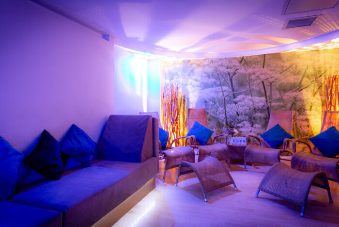 4* Park Royal Spa Day with Treatments, Spa Access, Light Lunch & Prosecco - Valid 7 Days! | Wowcher