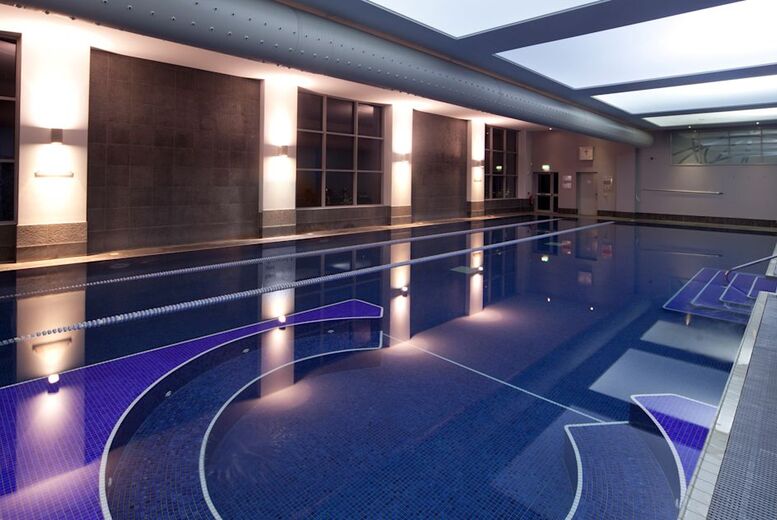 4* DoubleTree Cadbury House Spa Stay with Breakfast & Bubbly for 2 - Marco Pierre White Steakhouse Dining Upgrade! | Wowcher