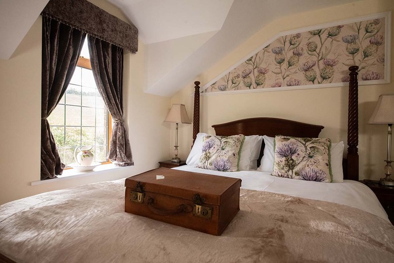 Blackwell House: 5-Star Stay, Cream Tea & Prosecco for Two Guests - Hot Tub Option! | Wowcher