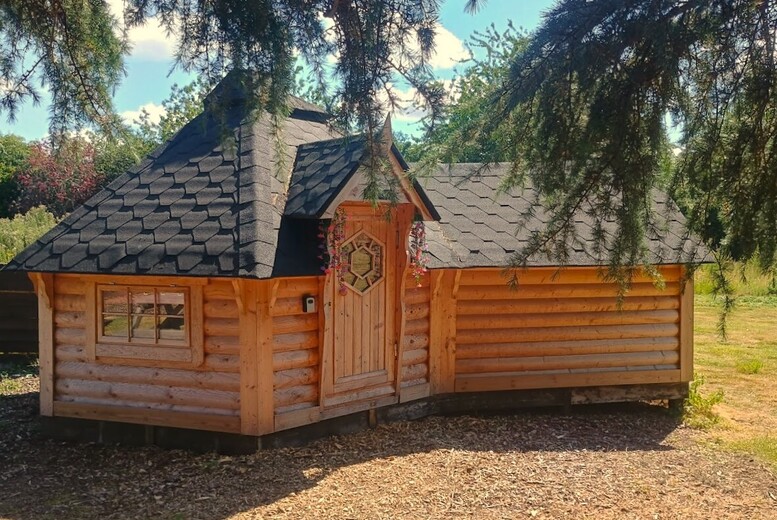 PRICE DROP! 1 or 2 Night Suffolk Glamping Stay with Hot Tub & Breakfast for 2 | Wowcher