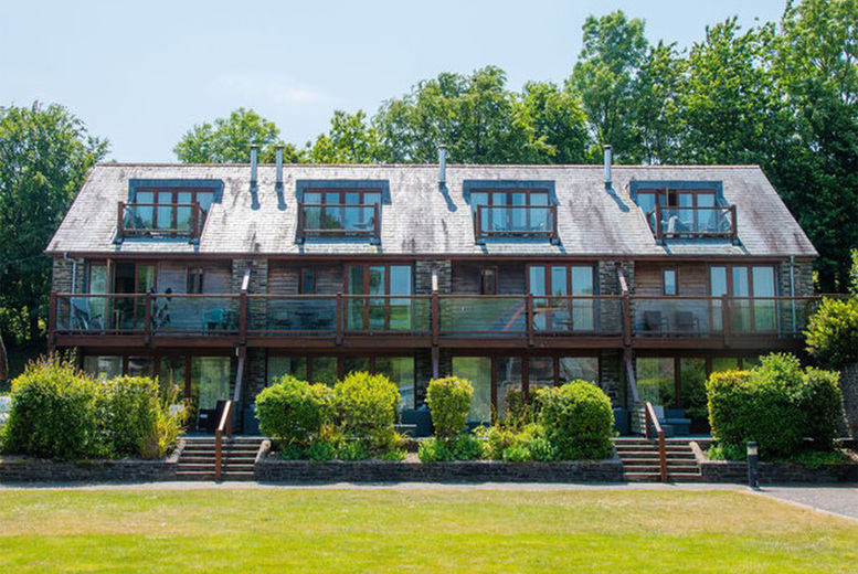 3* Spa Day, Glass of Bubbly, and £10 Voucher for 1 or 2 - The Dartmouth Hotel, Golf and Spa - Perfect Christmas Gift | Wowcher