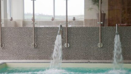 3* Twilight Spa Day, Glass of Bubbly & £10 Voucher - @ The Dartmouth Hotel, Golf and Spa - Perfect Christmas Gift | Wowcher