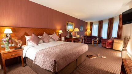 4* Tipperary, Limerick - Great National Ballykisteen Golf Hotel Stay, Spa Credit, Irish Breakfast & Late Checkout for 2 | Wowcher