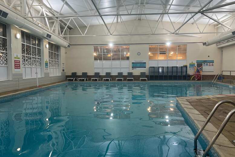 EARLY BIRD! North Devon Resort Apartment Stay & Leisure Access for up to 4 People - 2-5 Nights! | Wowcher