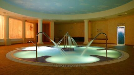 4* Luxury Whittlebury Hall Hotel Stay for 2 with 3-Course Dinner & Full Heat and Leisure Facilities Access | Wowcher