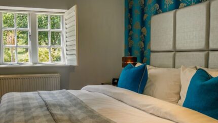 4* Barnett Hill Surrey Stay: Luxury Super King Room, Breakfast, Prosecco, Early Check-In & Late Checkout | Wowcher