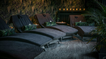 4* Hampshire Court ELEMIS Spa Day with 25-min Treatment & Spa Access - Valid 7 Days | Wowcher