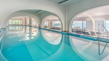 5* Madeira, Portugal - Resort Stay with Breakfast & Return Flights | Wowcher