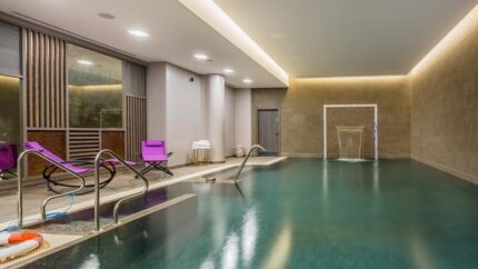 EARLY BIRD! 5* Courthouse Hotel Spa Day: 50 Min Massage, Afternoon Tea & Bubbly - Shoreditch, London | Wowcher