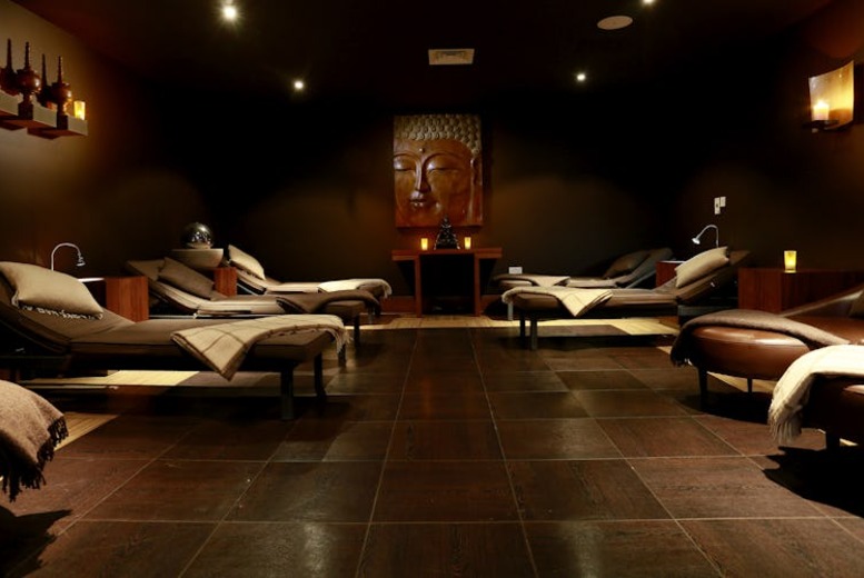 4* Macdonald Hill Valley ELEMIS Spa Day: Treatment and Two Course Lunch | Wowcher